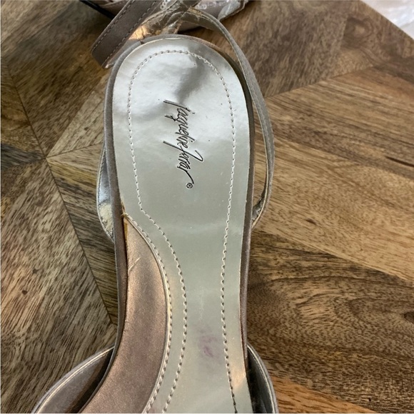 Jacqueline Ferrar Silver Heels Elegant Sandals - Picture 3 of 7